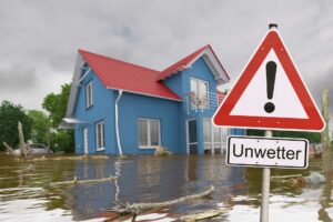 Unwetter und Starkregenereignisse überfluten Haus